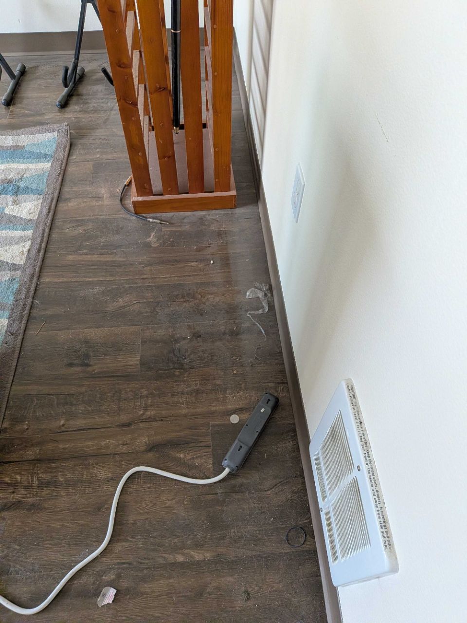 Floor edge cleanup after cleaning